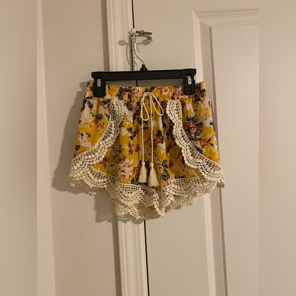 NWT Tie waist shorts with tassels size xs